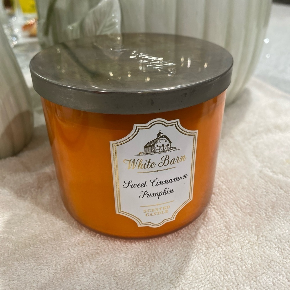 Bath & Body‎ Works/ White SWEET CINNAMON PUMPKIN 3 Wick 14.5 Oz Scented Candle - Picture 1 of 4